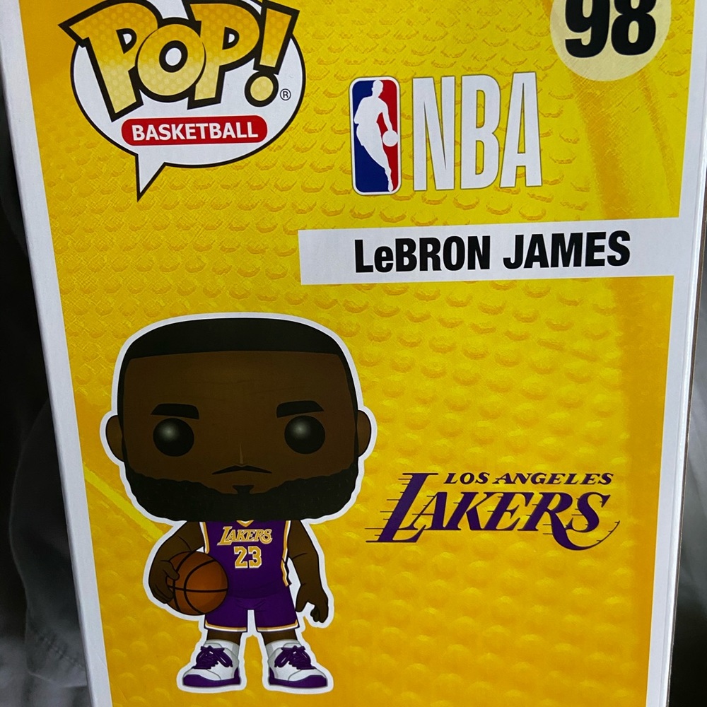 LEBRON JAMES POP